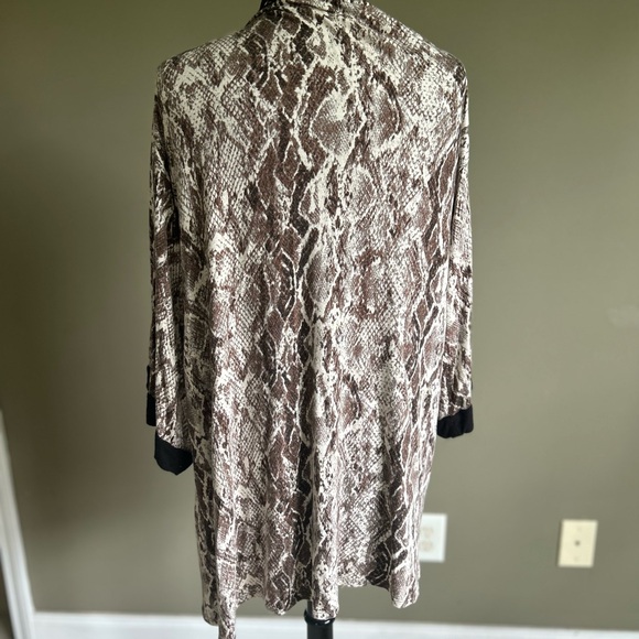 Snakeskin Print Kimono - Picture 4 of 6